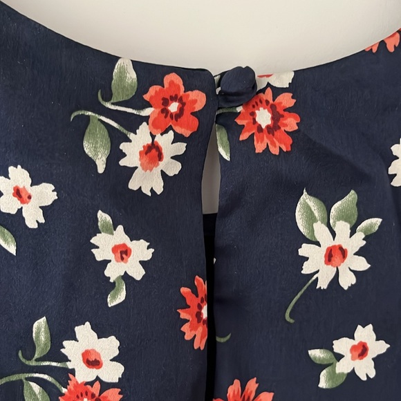 Silky Floral - Milly - Picture 8 of 11